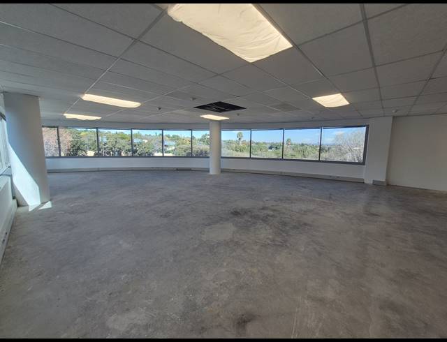877M² OFFICE TO LET IN WOODMEAD